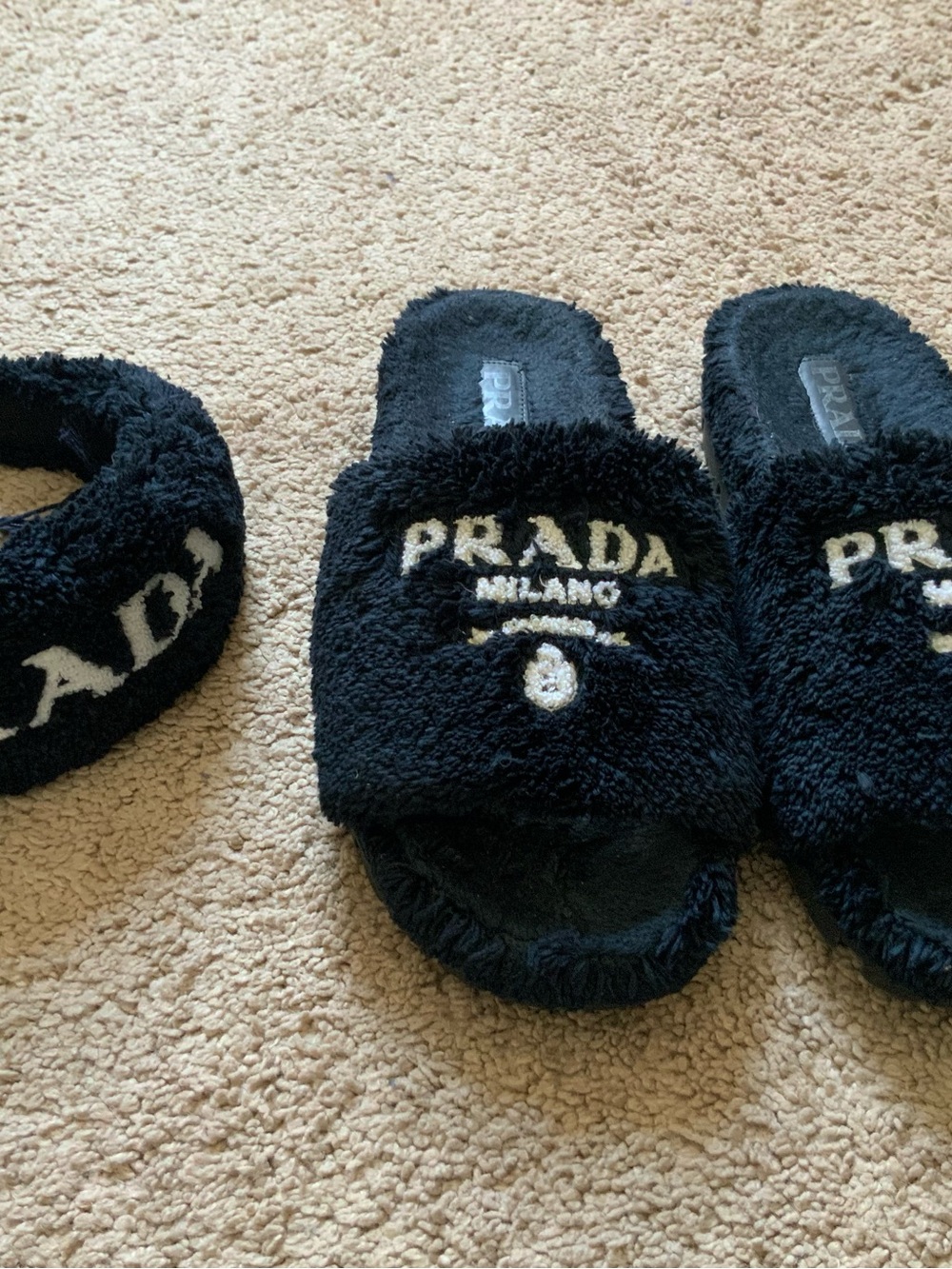 Prada Women’s Black Logo Shearling Embroidered Logo Slides Slippers Size 38 - Picture 3 of 10
